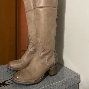 New Size 7 Taupe FreeBird By Steven
